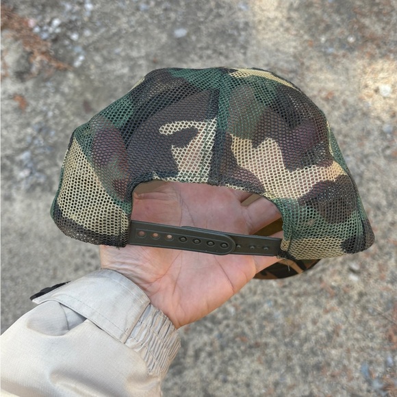 Vintage Camo hunting Deer Shop trucker hat adjustable foam mesh - Picture 2 of 2